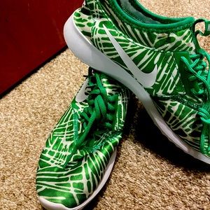 Nike casual shoe size 10